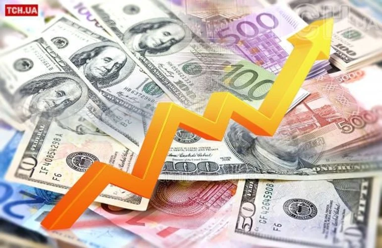 Долар 31 липня: чому курс тримається в коридорі 44,60–45,00 грн