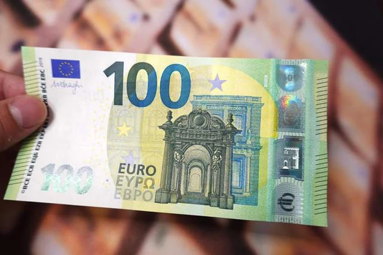 НБУ зафіксував новий рекорд євро — 52,13 гривні за курсом на 21 серпня
