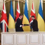 Підписання у Києві документа про партнерство у сфері штучного інтелекту Володимиром Зеленським та Енді Бернемом