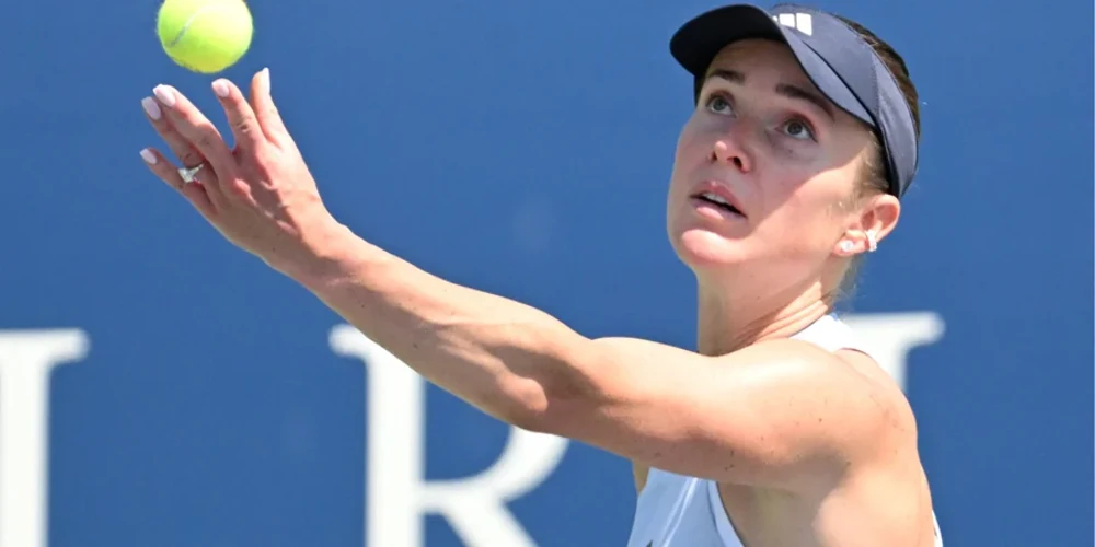 Еліна Світоліна під час матчу проти Анастасії Потапової на турнірі WTA 1000 у Торонто