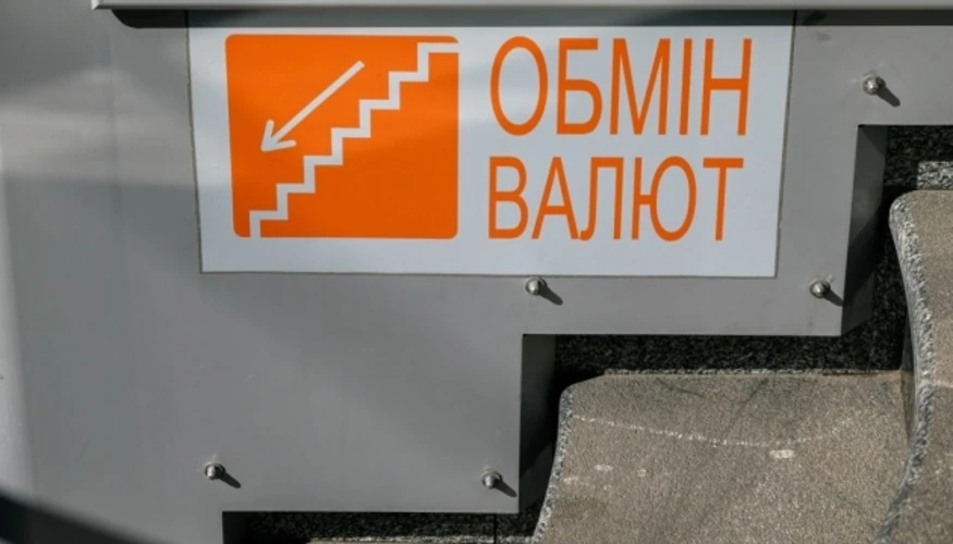 НБУ зафіксував долар на 44,78 грн та євро на 51,33 грн: курси банків і карток 23 вересня